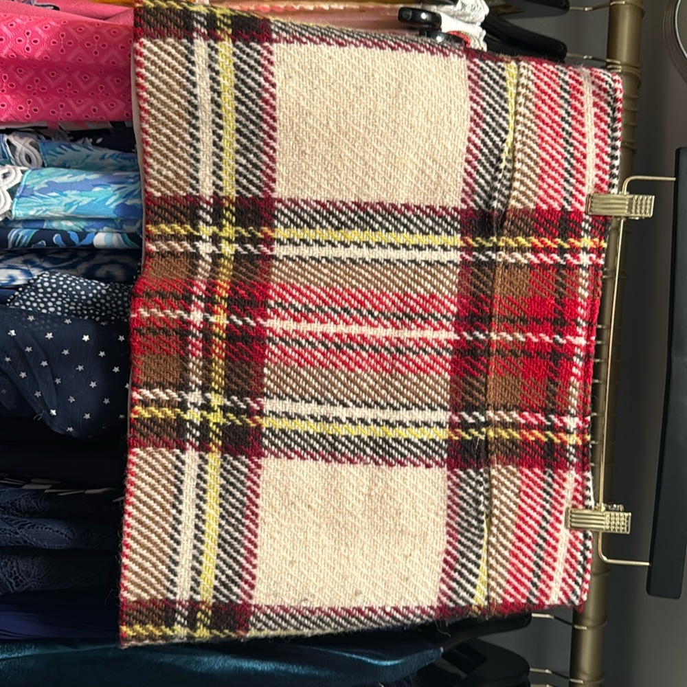 Beautiful like new Burberry skirt
